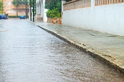 雨の日の外壁塗装について